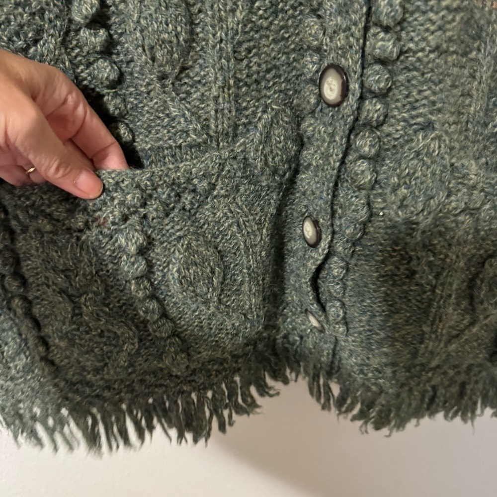 Cape Isle Knitters Shetland Wool Cable Knit Bobble Button Vest Green Hand Knit-M - Picture 6 of 9